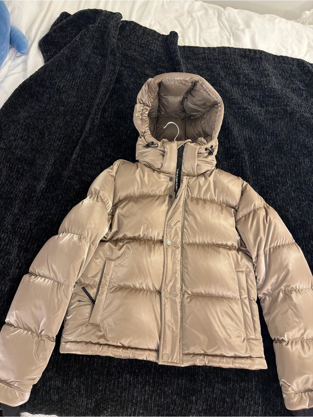 Aritzia Super Puff Shorty